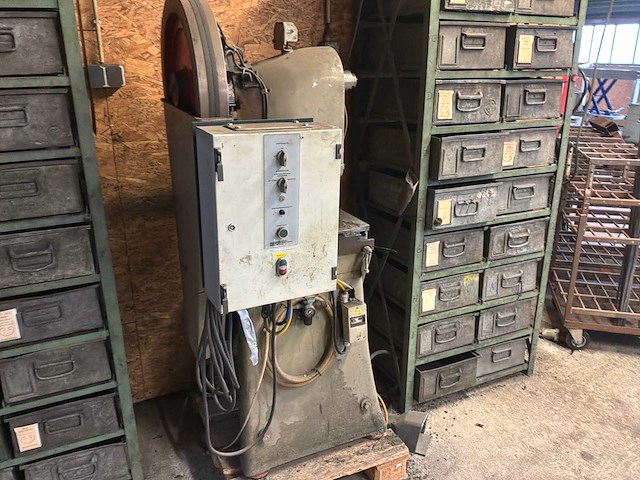 Ter hart excenterpers - afbeelding 2 van  4