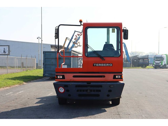 Terberg - 2011 - yt182 - 27.000kg trekvermogen - industriële trekker - afbeelding 3 van  10