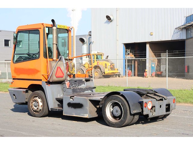 Terberg - 2011 - yt182 - 27.000kg trekvermogen - industriële trekker - afbeelding 3 van  10
