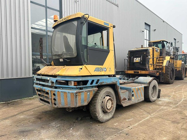 Terberg - rt282 - terminal tractor - 2006 - afbeelding 1 van  9