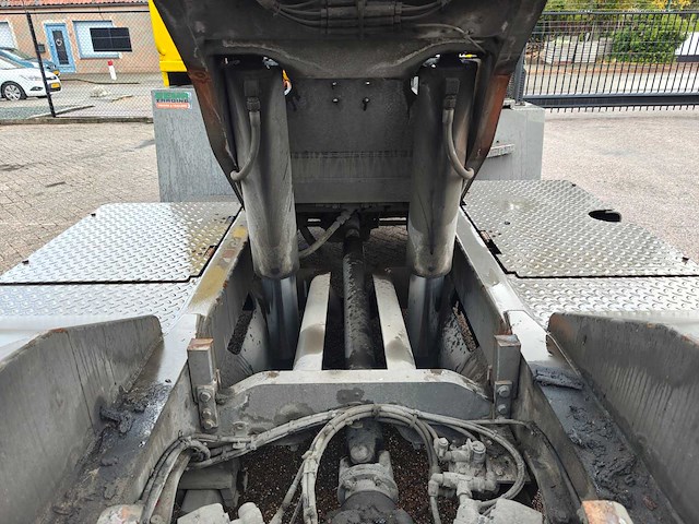 Terberg yt180 terminal trekker - afbeelding 19 van  28