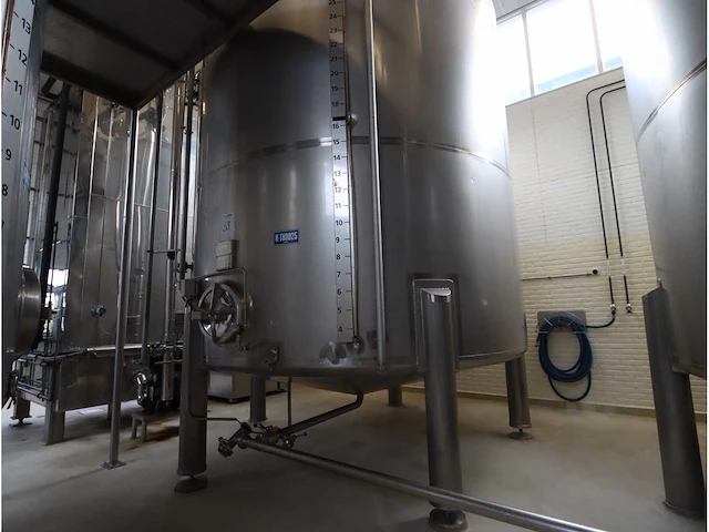 Terlet verticale opslagtank (30000liter) - afbeelding 1 van  13