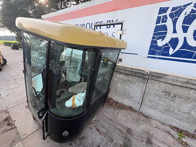 Terra-gator - cabine (operatorcab) - afbeelding 1 van  2