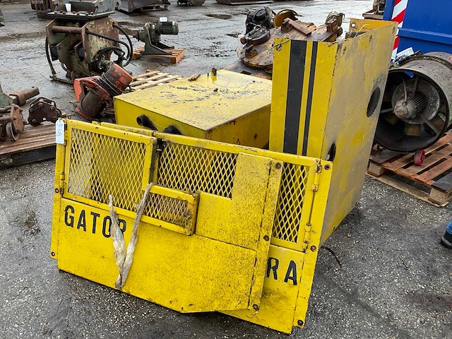 Terra gator hydrauliek olietank en onderdelen - afbeelding 1 van  1