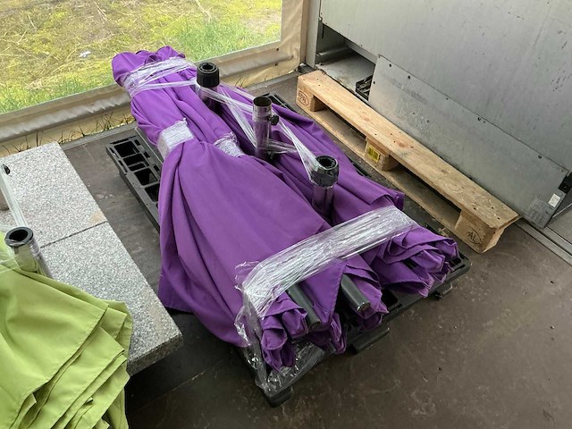 Terras parasol met voet (7x) - afbeelding 4 van  6