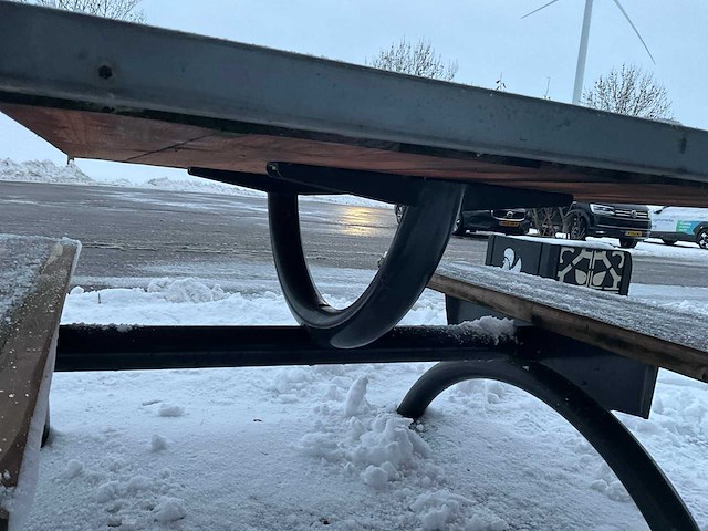 Terras tafel met zitbanken - afbeelding 4 van  4