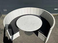 Terrasbank met tafel