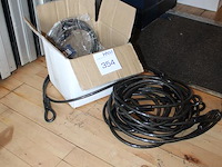 Terrasbeveiliging bestaande uit hangsloten en kabels. - afbeelding 2 van  3