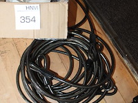 Terrasbeveiliging bestaande uit hangsloten en kabels. - afbeelding 3 van  3