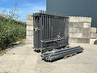 Terrein afscheiding / hekken + poort (15x) - afbeelding 1 van  8