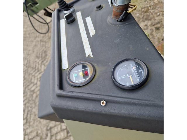 Terreintrekker, spijkstaal, 305, 1989 - afbeelding 5 van  26