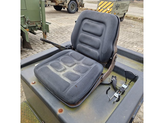 Terreintrekker, spijkstaal, 305, 1989 - afbeelding 8 van  26