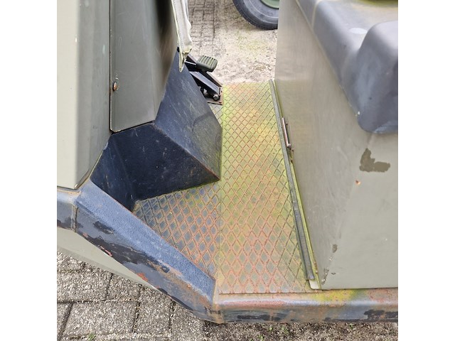 Terreintrekker, spijkstaal, 305, 1989 - afbeelding 10 van  26