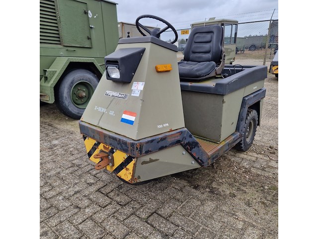 Terreintrekker, spijkstaal, 305, 1989 - afbeelding 1 van  26