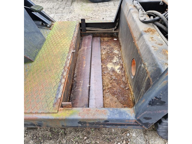 Terreintrekker, spijkstaal, 305, 1989 - afbeelding 18 van  26