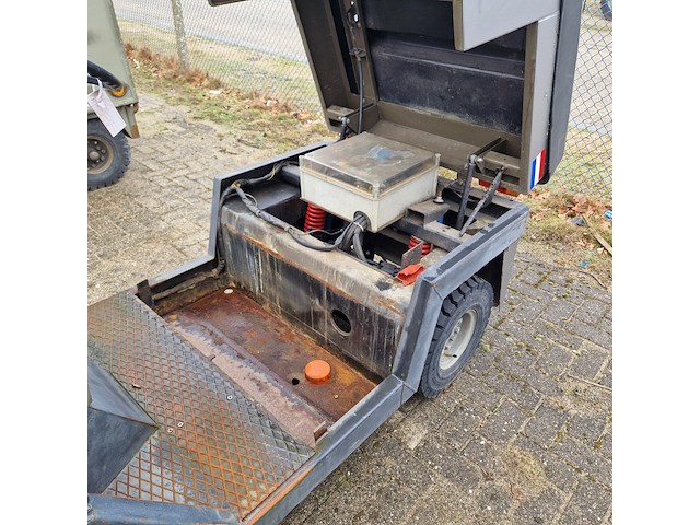 Terreintrekker, spijkstaal, 305, 1989 - afbeelding 10 van  39