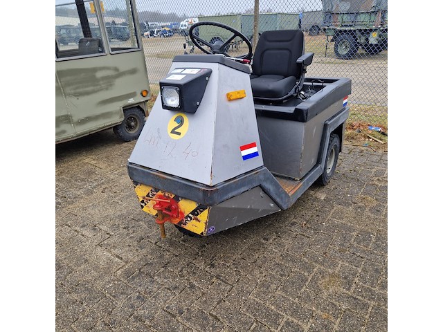 Terreintrekker, spijkstaal, 305, 1989 - afbeelding 1 van  39