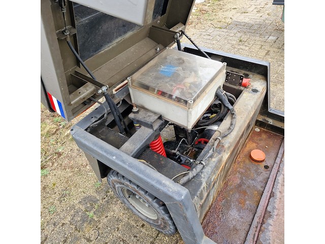 Terreintrekker, spijkstaal, 305, 1989 - afbeelding 20 van  39