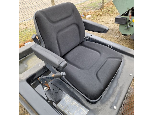 Terreintrekker, spijkstaal, 305, 1989 - afbeelding 21 van  39