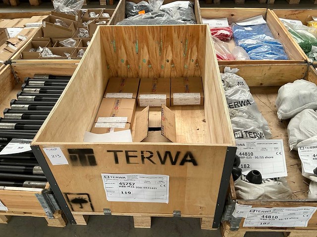 Terwa hbb-m24-200-ss316ti hbb hijsboutanker 2500kg (119x) - afbeelding 4 van  5