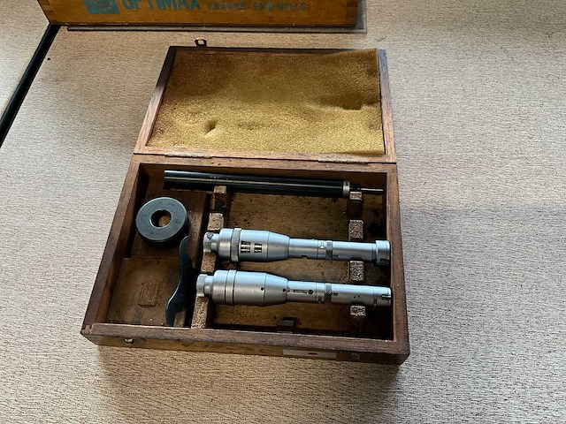 Tesa 15-20/20-25 driepunts binnenmaatmicrometer (2x) - afbeelding 1 van  4