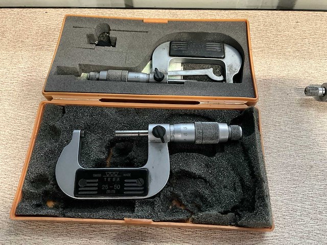 Tesa 25-50 buitenmaat micrometer (2x) - afbeelding 1 van  3