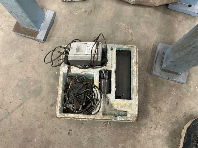 Tesa microhite hoogtemeter met vlaktafel - afbeelding 3 van  12