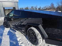 Tesla - 2024 - cybertruck - foundation model - personenauto - afbeelding 10 van  85