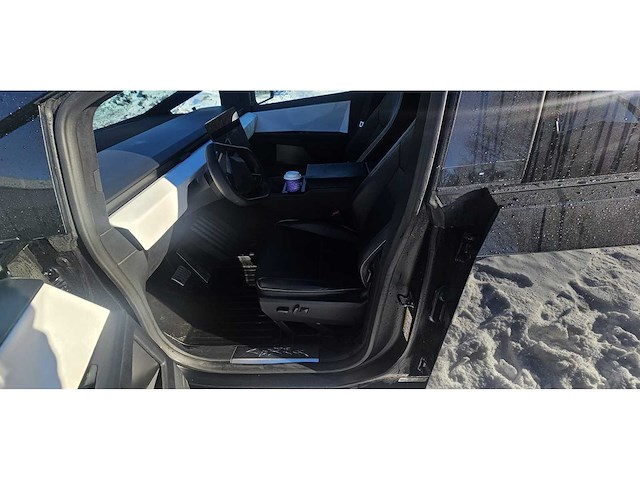 Tesla - 2024 - cybertruck - foundation model - personenauto - afbeelding 18 van  85