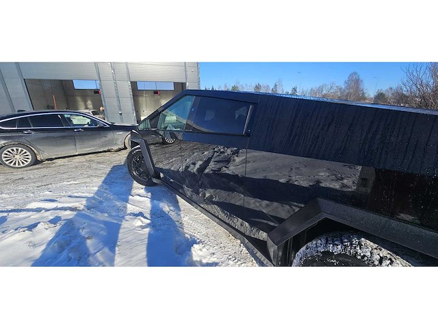 Tesla - 2024 - cybertruck - foundation model - personenauto - afbeelding 23 van  85