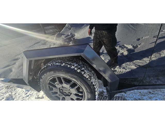 Tesla - 2024 - cybertruck - foundation model - personenauto - afbeelding 27 van  85