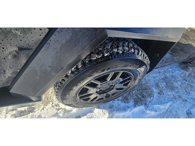 Tesla - 2024 - cybertruck - foundation model - personenauto - afbeelding 30 van  85