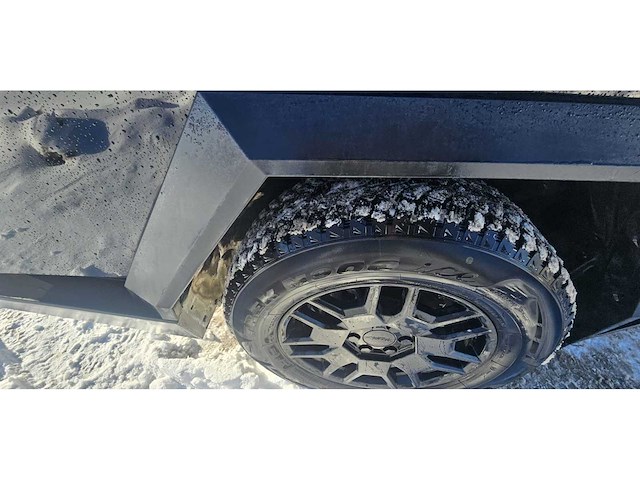 Tesla - 2024 - cybertruck - foundation model - personenauto - afbeelding 42 van  85