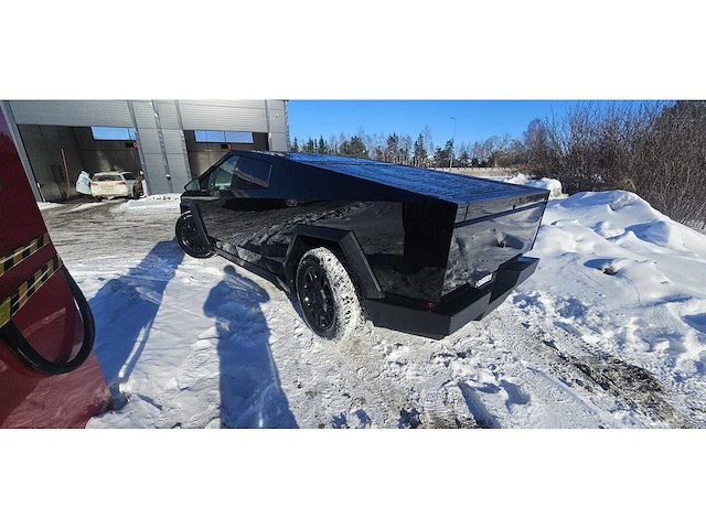 Tesla - 2024 - cybertruck - foundation model - personenauto - afbeelding 43 van  85