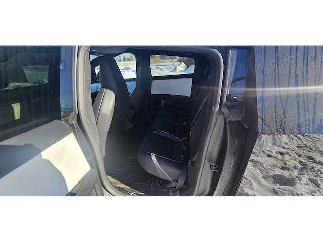 Tesla - 2024 - cybertruck - foundation model - personenauto - afbeelding 45 van  85