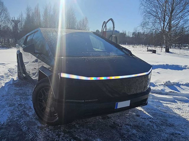 Tesla - 2024 - cybertruck - foundation model - personenauto - afbeelding 3 van  85
