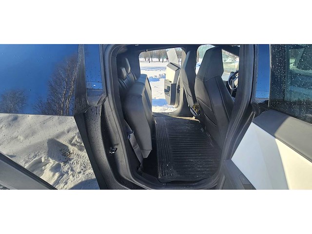 Tesla - 2024 - cybertruck - foundation model - personenauto - afbeelding 52 van  85