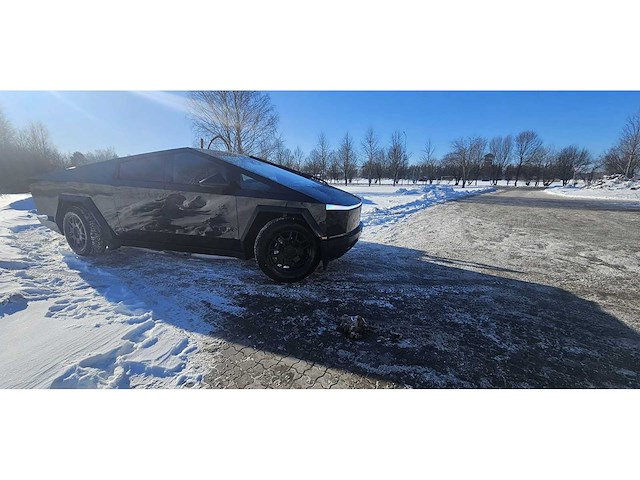 Tesla - 2024 - cybertruck - foundation model - personenauto - afbeelding 55 van  85
