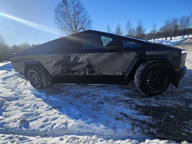 Tesla - 2024 - cybertruck - foundation model - personenauto - afbeelding 85 van  85