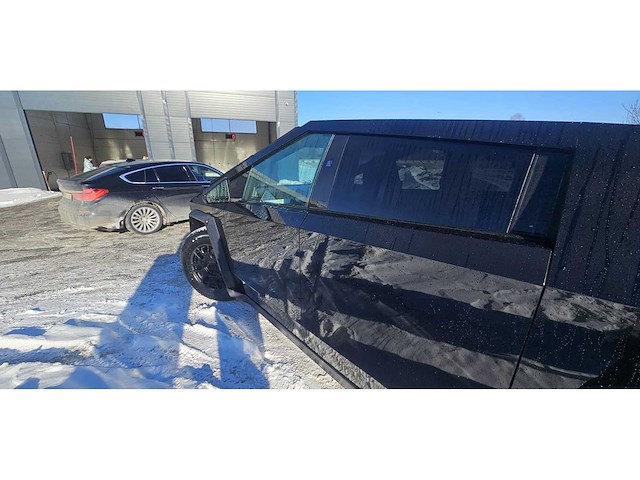 Tesla - 2024 - cybertruck - foundation model - personenauto - afbeelding 58 van  85