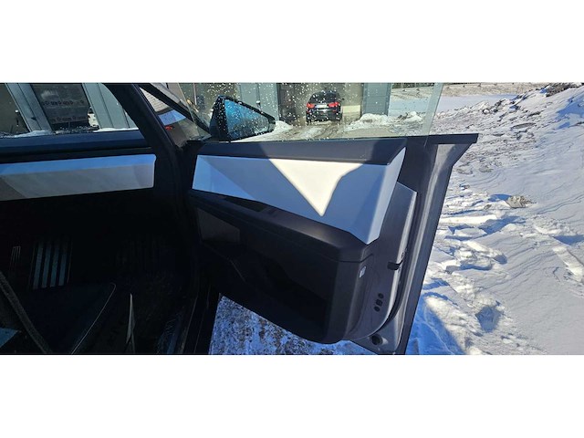 Tesla - 2024 - cybertruck - foundation model - personenauto - afbeelding 59 van  85