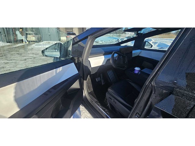 Tesla - 2024 - cybertruck - foundation model - personenauto - afbeelding 62 van  85