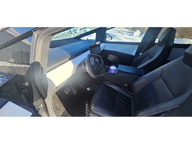Tesla - 2024 - cybertruck - foundation model - personenauto - afbeelding 63 van  85
