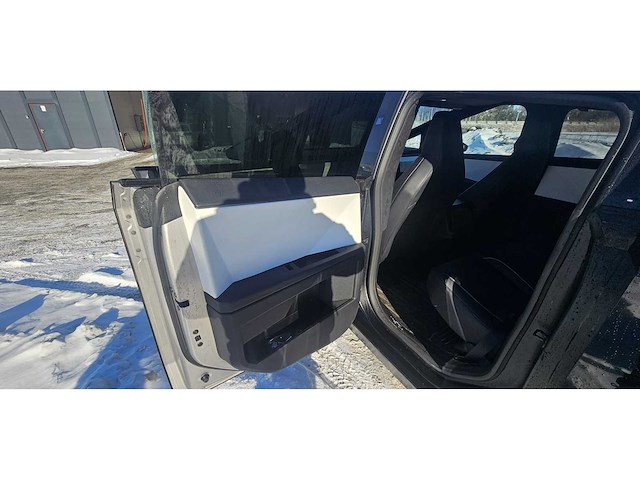 Tesla - 2024 - cybertruck - foundation model - personenauto - afbeelding 66 van  85