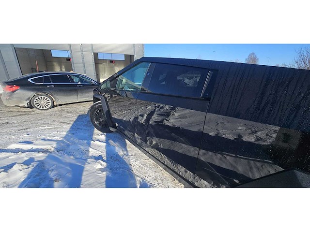 Tesla - 2024 - cybertruck - foundation model - personenauto - afbeelding 68 van  85