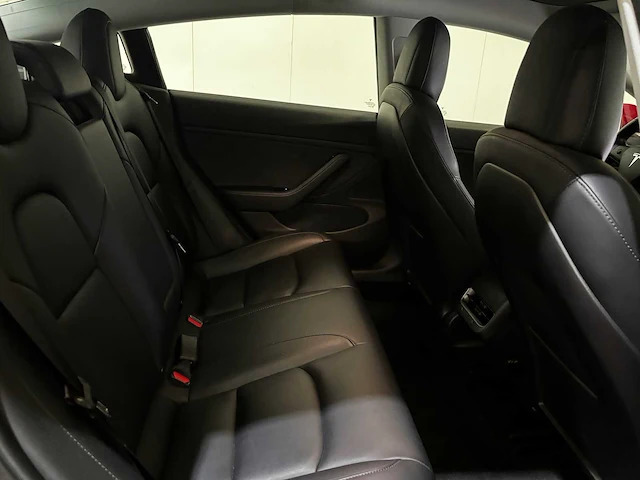 Tesla - model 3 - long range awd 75kwh - car - 2019 - afbeelding 14 van  31