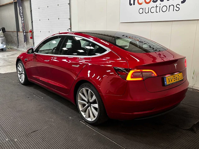 Tesla - model 3 - long range awd 75kwh - car - 2019 - afbeelding 26 van  31