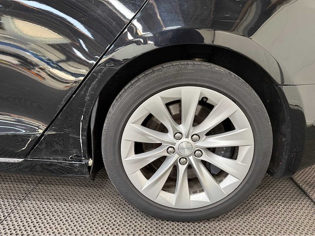 Tesla - model s - 75d - personenauto - 2018 - afbeelding 10 van  29