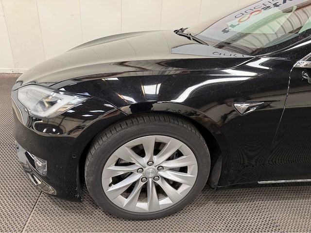 Tesla - model s - 75d - personenauto - 2018 - afbeelding 11 van  29