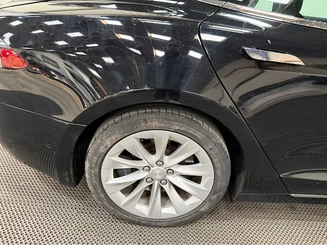 Tesla - model s - 75d - personenauto - 2018 - afbeelding 15 van  29